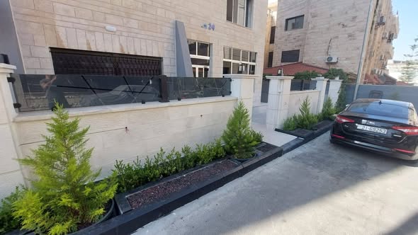 شقة طابقية أرضية للايجار في شارع عبدالله غوشة