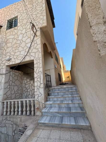 بيت مستقل للبيع في الزرقاء ضاحية القدس - 2