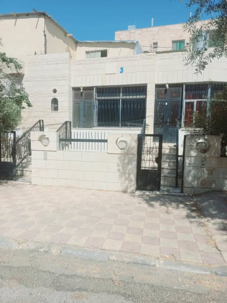 عمارة استثمارية مميزة للبيع في ماركا الجنوبية