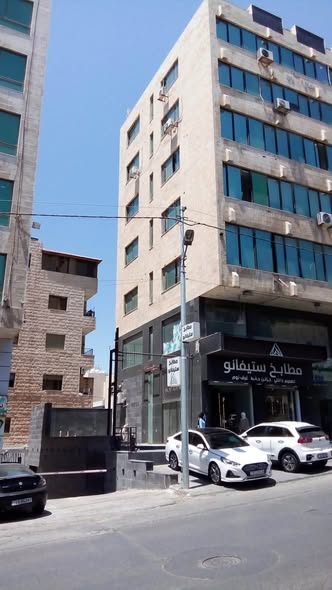مكتب للإيجار بموقع استراتيجي - 3