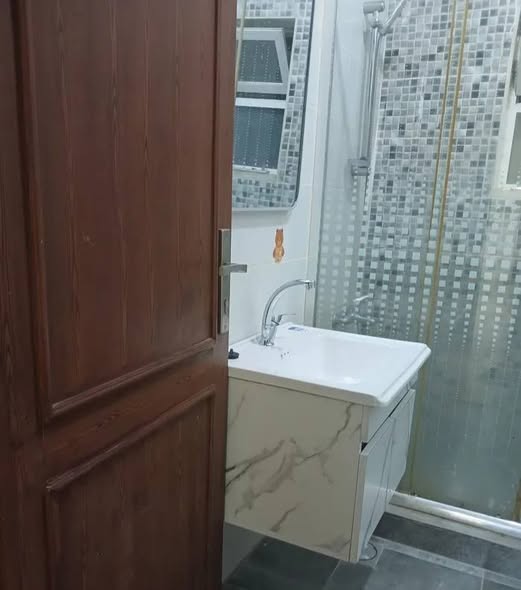 شقة فاخرة للإيجار في فيلا عصرية بمرج الحمام - 4