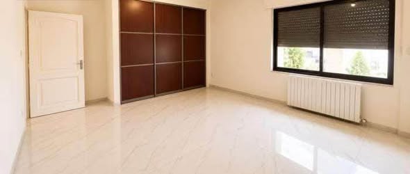 شقة فاخرة ومميزة للإيجار في أم أذينة - 2