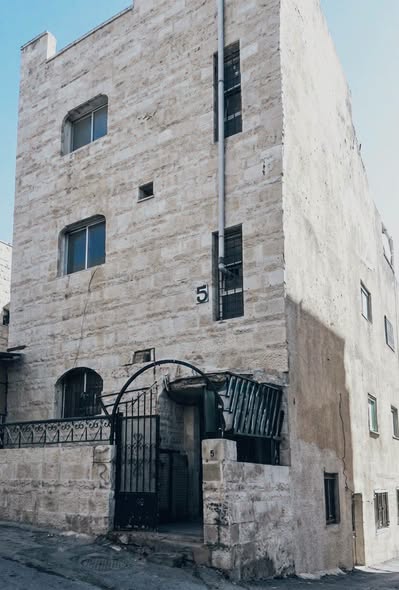 عمارة استثمارية فاخرة للبيع في القويسمة