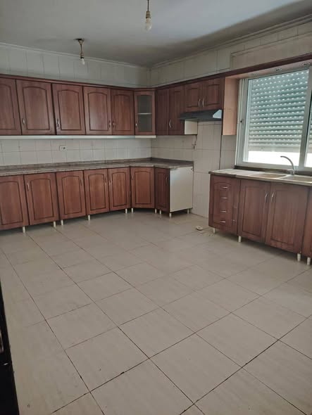 شقة سكنية واسعة للبيع في طبربور - 185م - 3