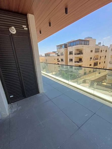 شقة فاخرة جديدة للإيجار في دير غبار - 4