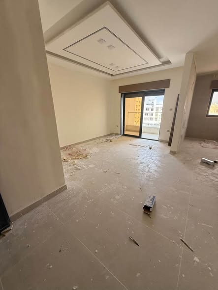 شقة فارغة مميزة للإيجار في ضاحية الرشيد