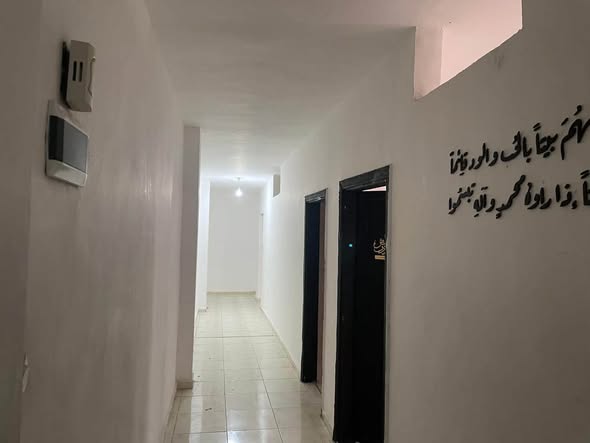 شقة للإيجار بموقع مميز في شارع الجامعة (الجامعة الأردنية)
