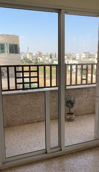 شقة فاخرة للإيجار في إربد – الحي الشرقي 120م بموقع مميز