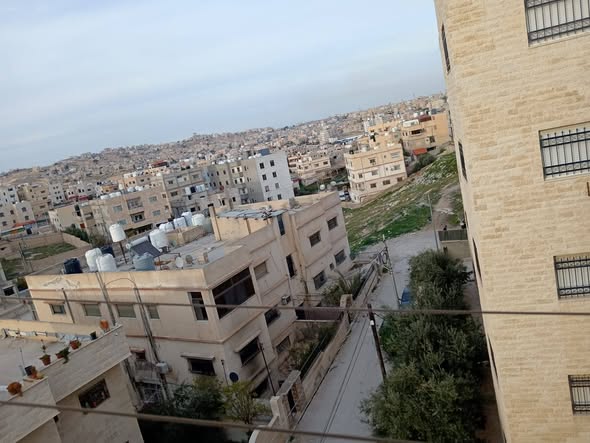 شقة طابقية فاخرة للبيع في الزواهرة - 2