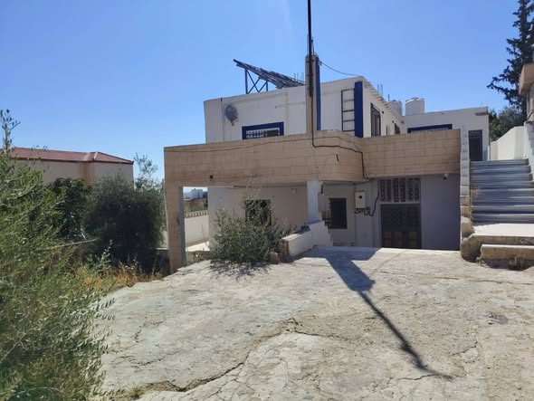منزل طابقين للبيع في حي الرشيد - جعفر