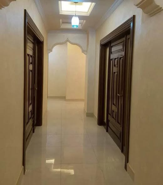 شقة فاخرة للإيجار في البنيات - 240م - 5