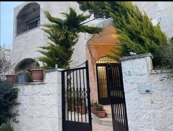 فيلا مستقلة طابقين للبيع في تلاع العلي بسعر لقطة - 3