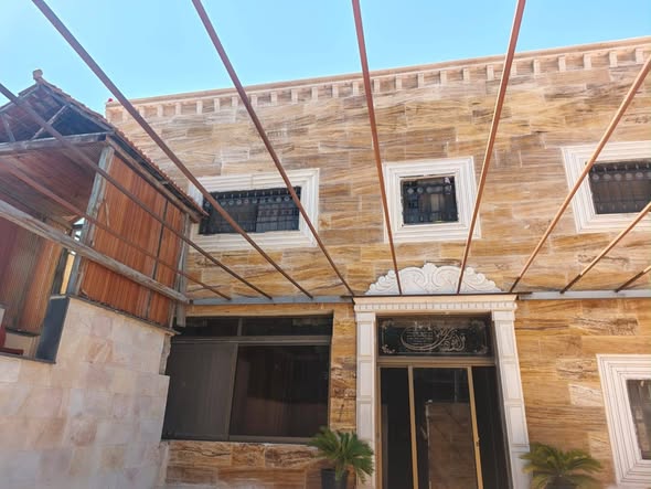 بيت مستقل فاخر للبيع في جاو - عمان