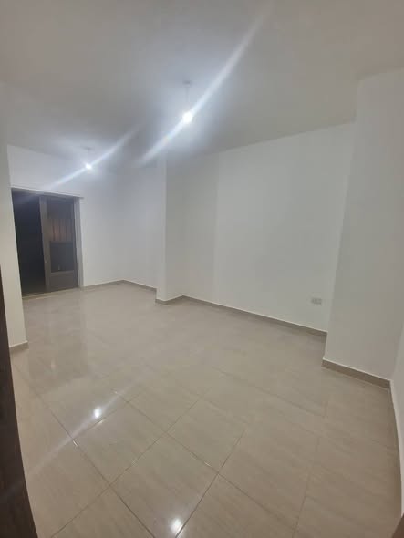 شقة أرضية فاخرة للإيجار في ضاحية الرشيد - 350 دينار - 3