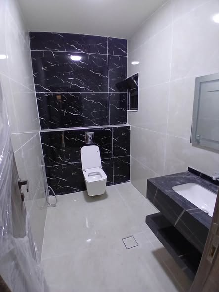 شقة أرضية فاخرة لم تسكن بعد في المدينة الرياضية - 3