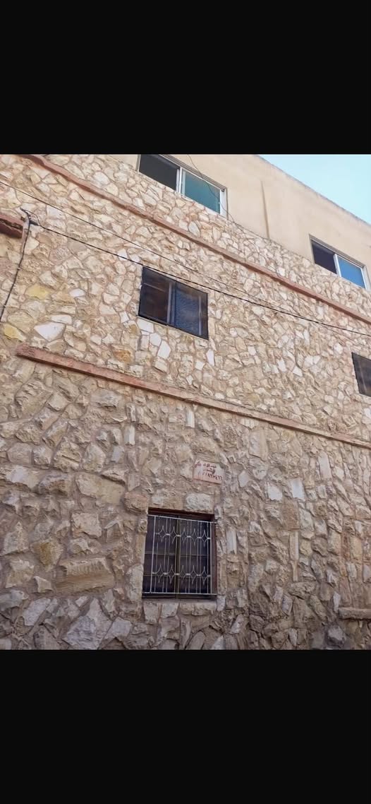 بيت مستقل فاخر للبيع في إربد - الحي الشرقي