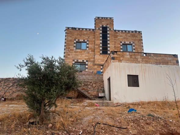 مزرعة فاخرة للبيع في موقع ريفي رائع - 3
