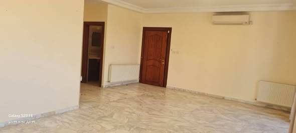 شقة فاخرة للإيجار في موقع استراتيجي - 2
