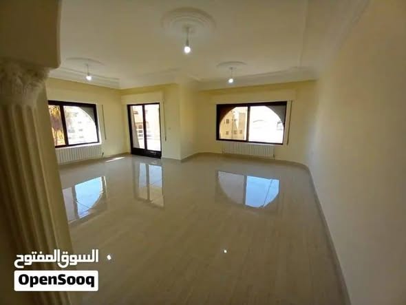 شقة فاخرة للإيجار في الصويفية
