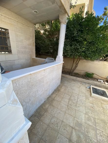 شقة طابقية فارغة للإيجار في إربد