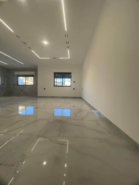 لقطة استثمارية! طابق شبه أرضي في طبربور بـ 61000 دينار