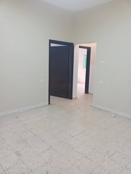 شقة للإيجار نظيفة وجديدة في الزرقاء