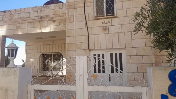 بيت مستقل طابقين للبيع في اليادودة - فرصة ذهبية