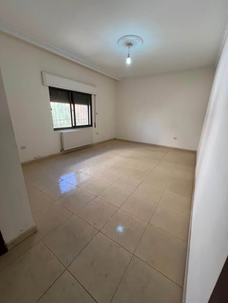 شقة فاخرة للايجار - طابق أرضي خلفي 200م - 2