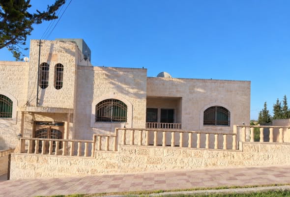 عمارة كاملة للبيع في ناعور - فرصة استثمارية ذهبية - 2