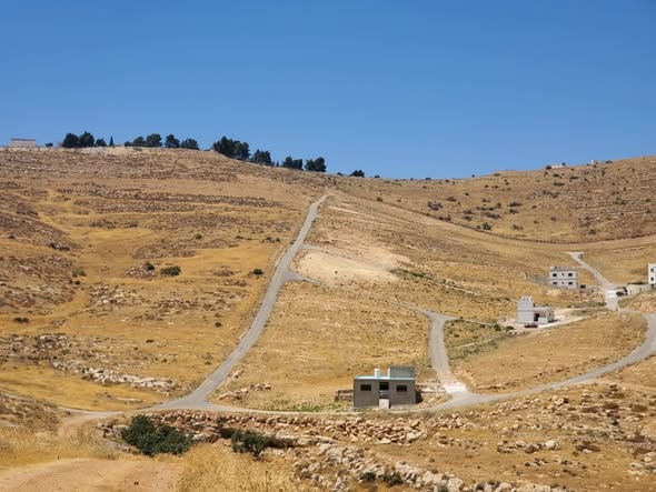 أرض استثمارية للبيع - قطعة 118 في ادغيليب - 2