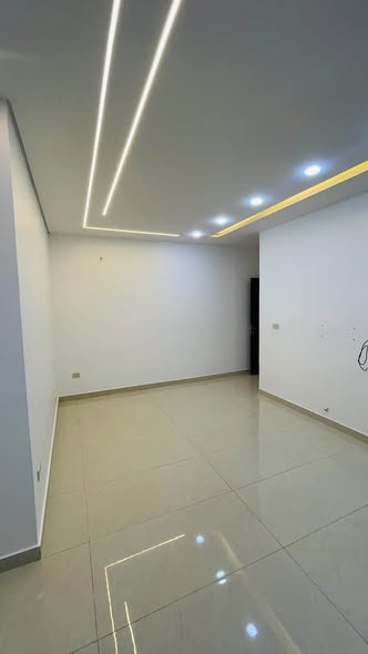 شقة فاخرة لم تسكن بعد للإيجار في مرج الحمام - 3