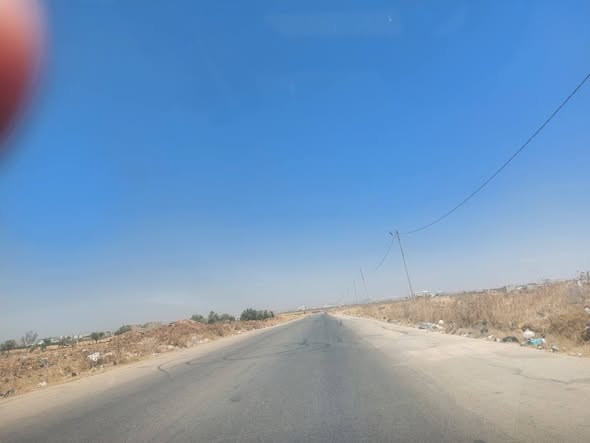 أرض استثمارية للبيع في الحصن - على شارعين - 3