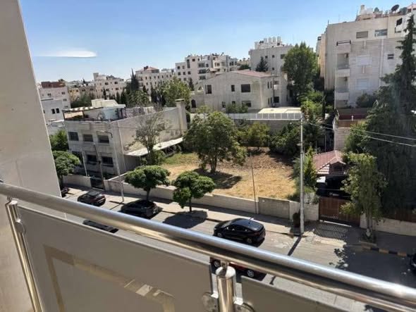 شقة مفروشة فاخرة للإيجار في أم السماق