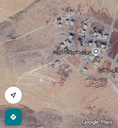 أرض سكنية فاخرة في يرقا