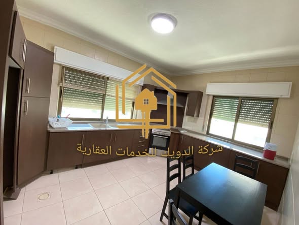 شقة مفروشة فاخرة للإيجار في الكرسي