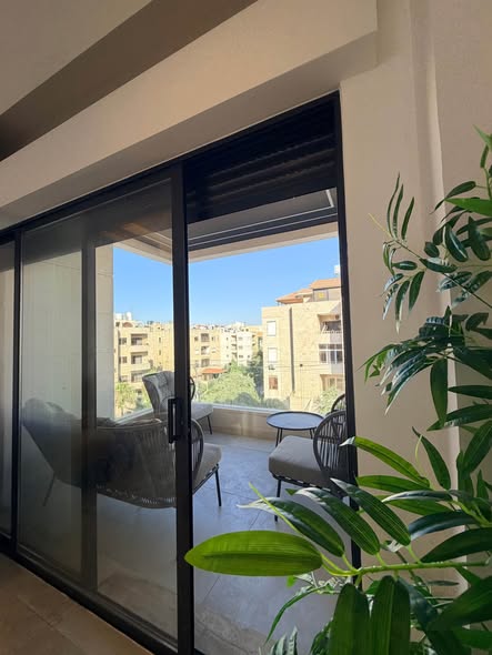 شقة فاخرة جديدة كلياً للايجار في الدوار الرابع - 3