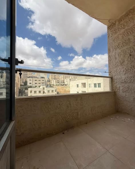 شقة فاخرة للبيع في ضاحية الرشيد - 55,000 دينار - 4