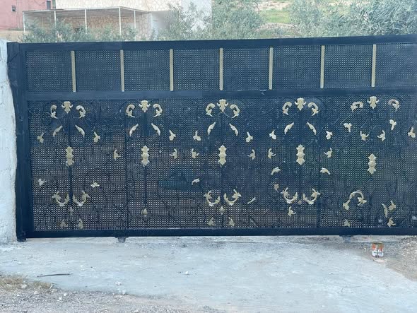 مزرعة زيتون فاخرة للبيع في بيرين مع بيت وبئر - 2