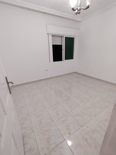 شقة فارغة للإيجار في ضاحية الرشيد – 260 دينار شامل الخدمات - 5