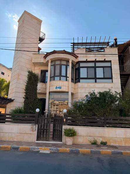فيلا فاخرة مع مسبح في دابوق – فرصة ذهبية!
