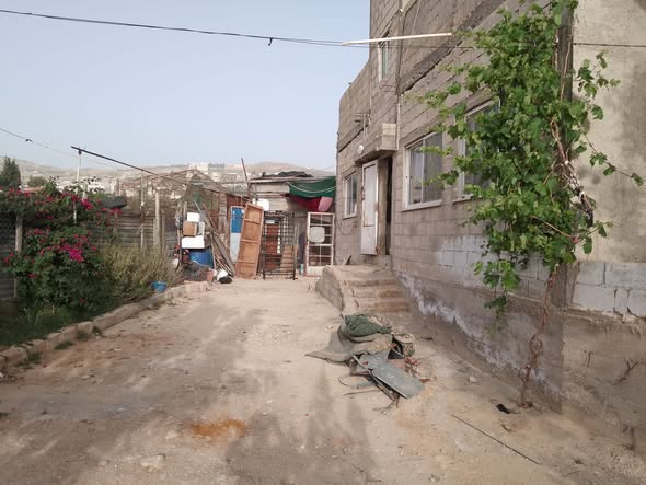 بيت مستقل للبيع في أبو نصير - مساحة واسعة بسعر مميز - 2