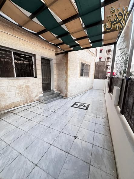 شقة فاخرة للبيع في الزرقاء - جبل طارق - 3