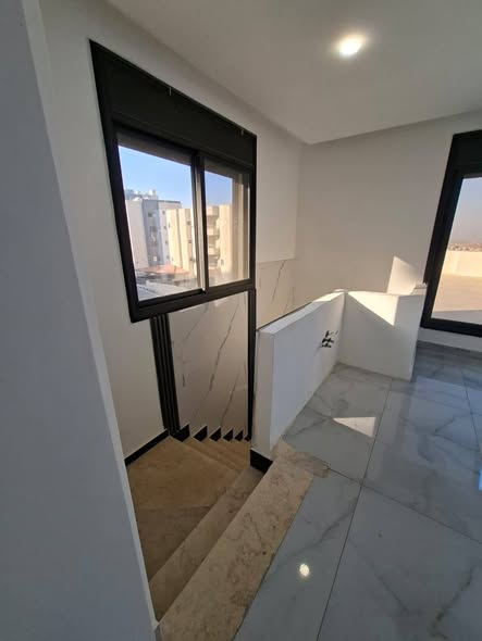 شقة دوبلكس فاخرة مع روف خاص في ضاحية الرشيد - 4