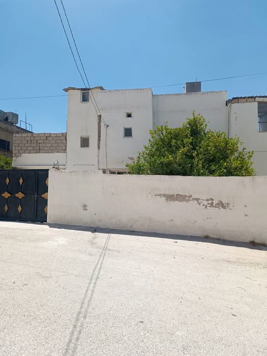 منزل مستقل طابقين في إربد المغير - سعر مخفض!