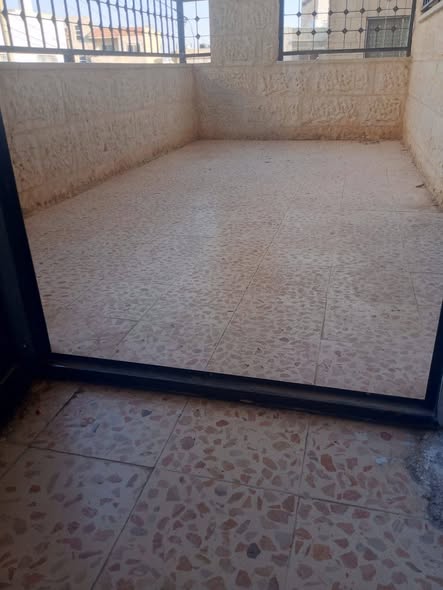 شقة فاخرة للإيجار في الزرقاء الجديدة - 4 غرف - 5