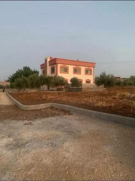 مزرعة فاخرة مع بيت للبيع في القنية - استثمر في الطبيعة - 4
