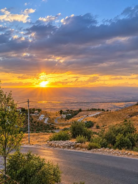فيلا فاخرة للبيع في السلط - إطلالة بانورامية