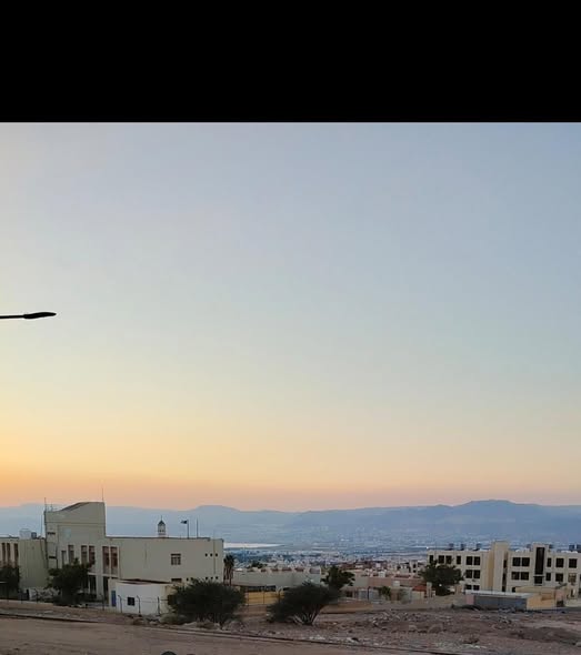 شقة فاخرة للايجار في العقبة التاسعة بإطلالة بحرية - 2