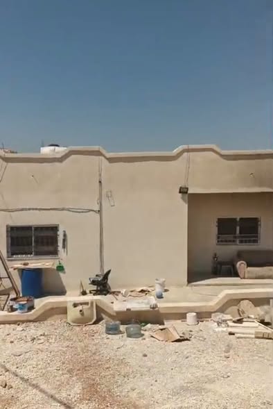 قطعة أرض مع بيت للبيع - 3 دونم ونصف - 3