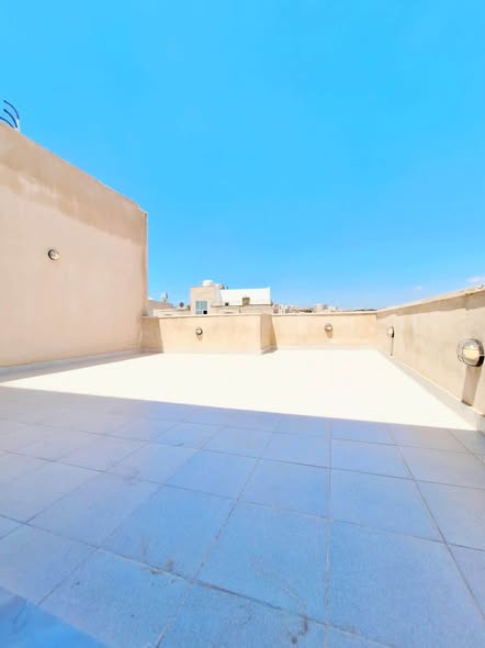 شقة فاخرة مع روف للبيع في طبربور - خصم خاص - 4